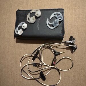 Bose Black and Silver Wired Earbuds with Accessories